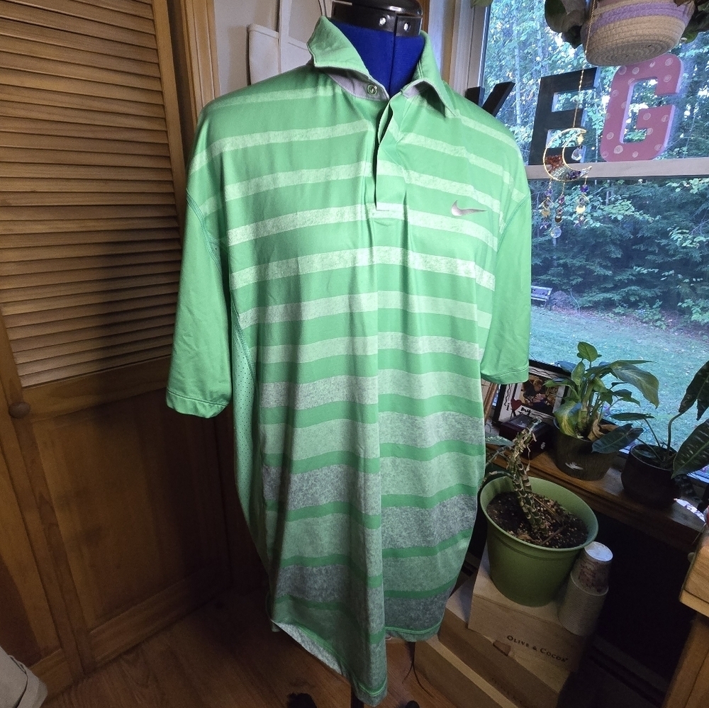 Nike Men's Green  Tiger Wood Golf Polo Shirt Dri Fit